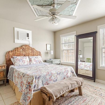 Elm Street Cottage Seguin Εξωτερικό φωτογραφία
