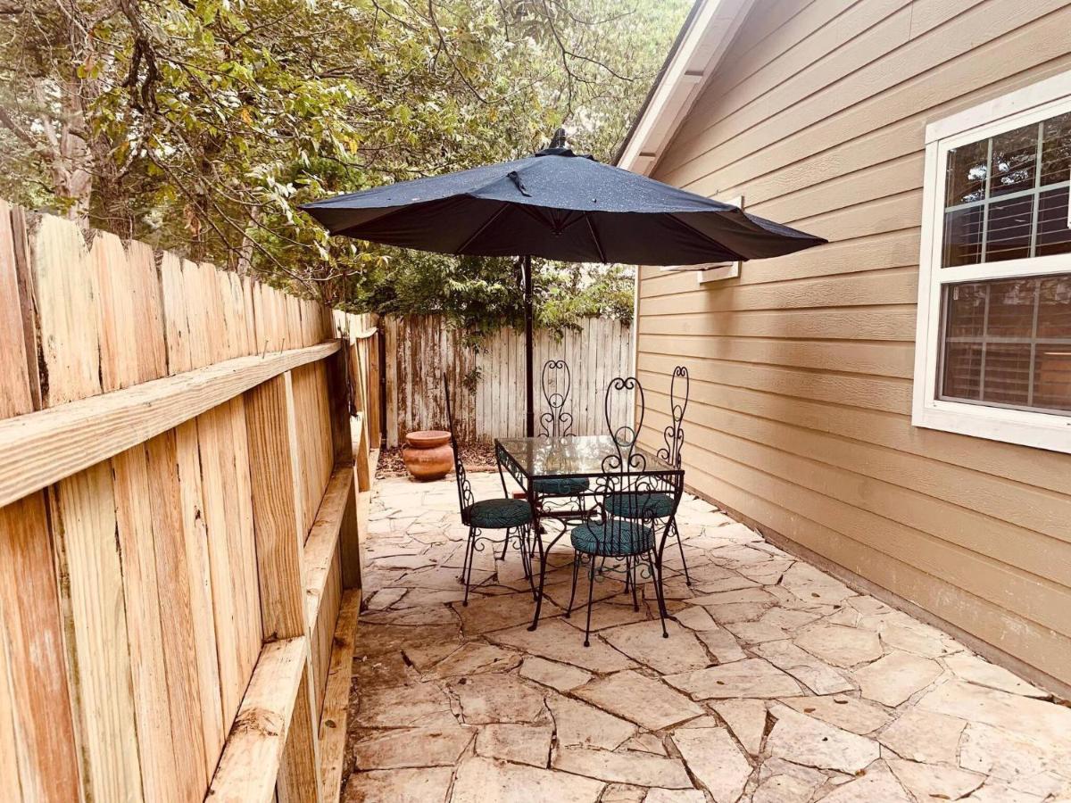 Elm Street Cottage Seguin Εξωτερικό φωτογραφία
