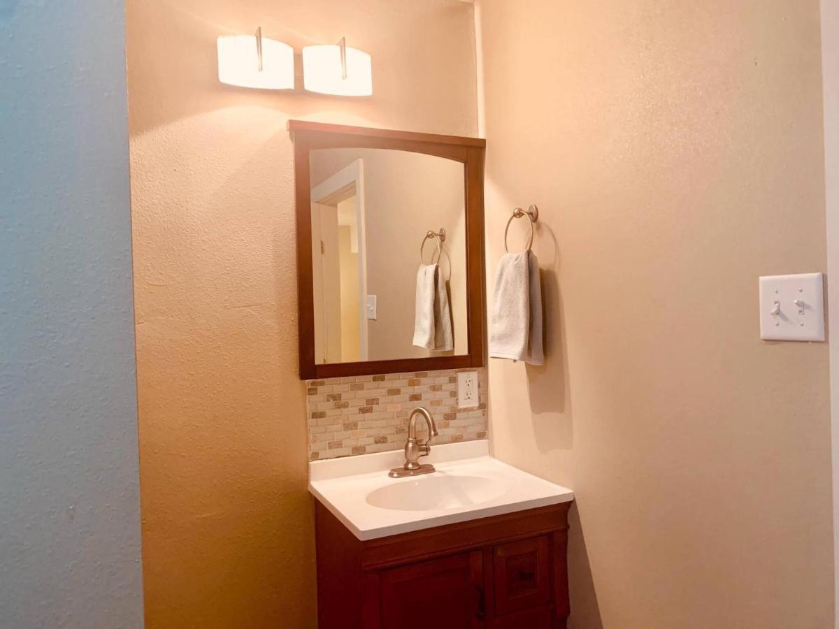 Elm Street Cottage Seguin Εξωτερικό φωτογραφία