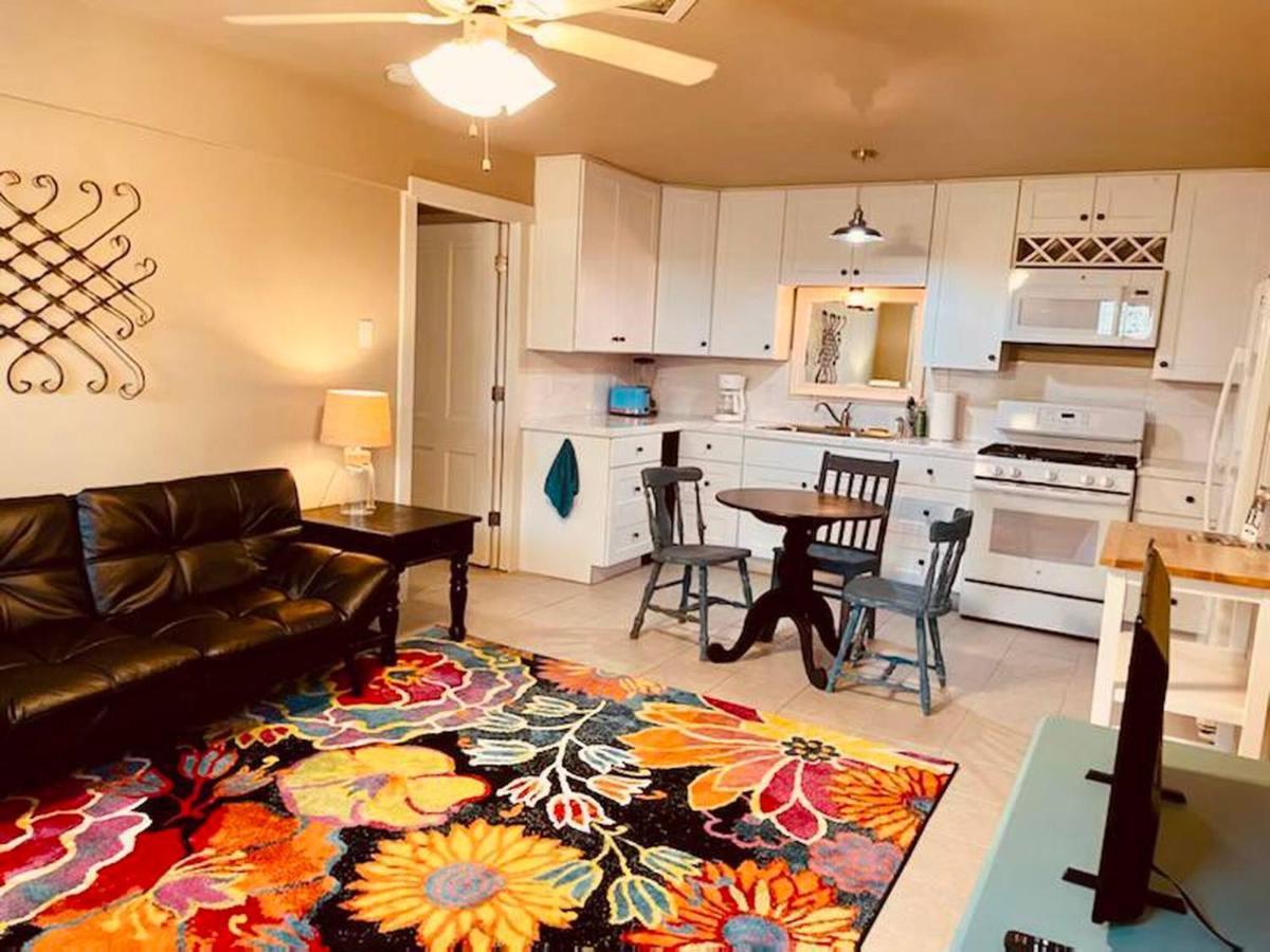 Elm Street Cottage Seguin Εξωτερικό φωτογραφία