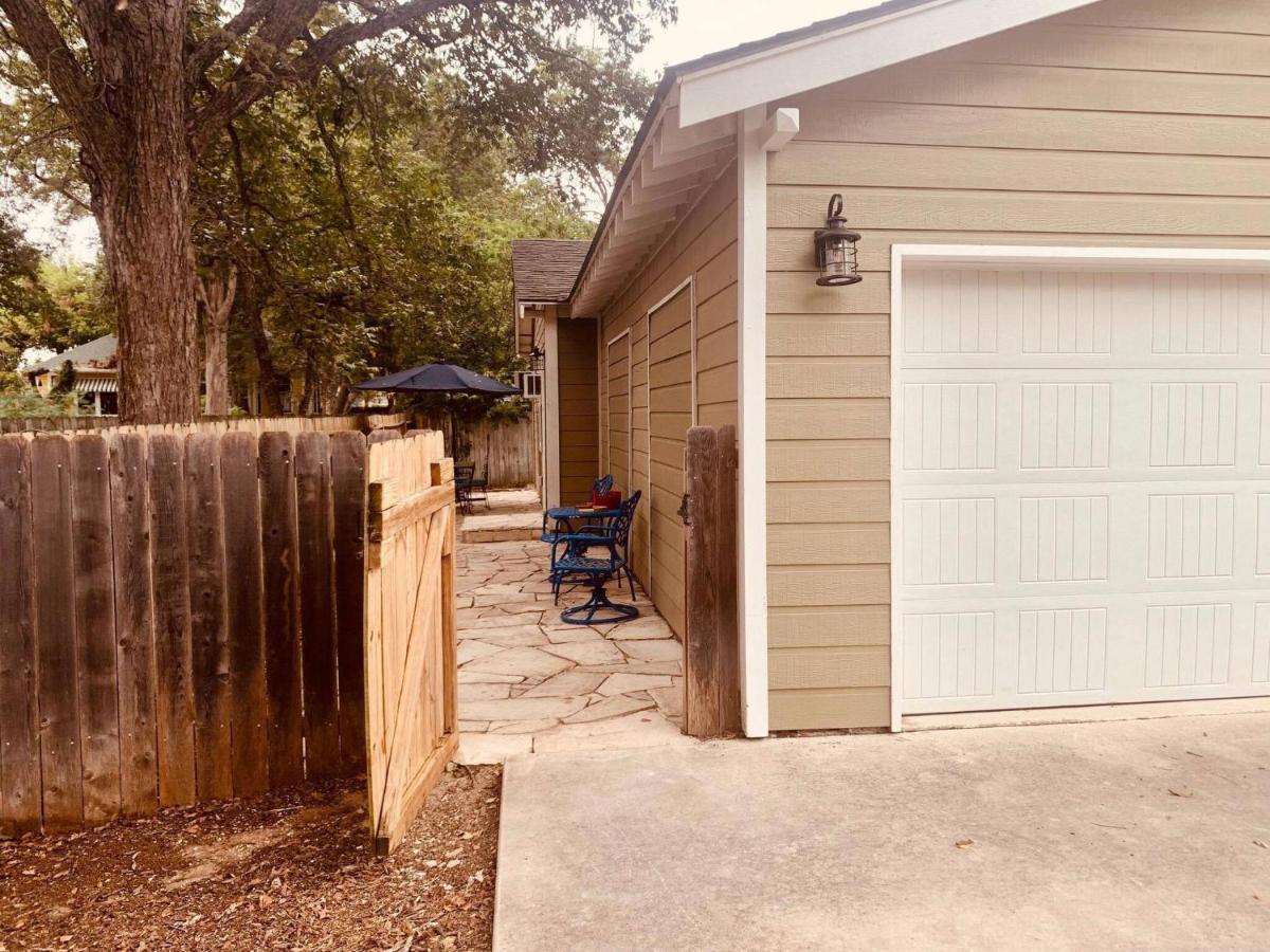 Elm Street Cottage Seguin Εξωτερικό φωτογραφία