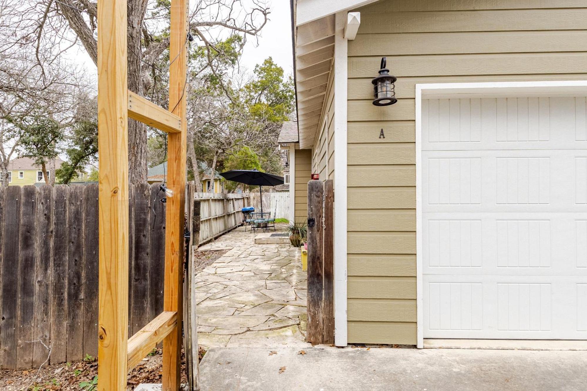 Elm Street Cottage Seguin Εξωτερικό φωτογραφία