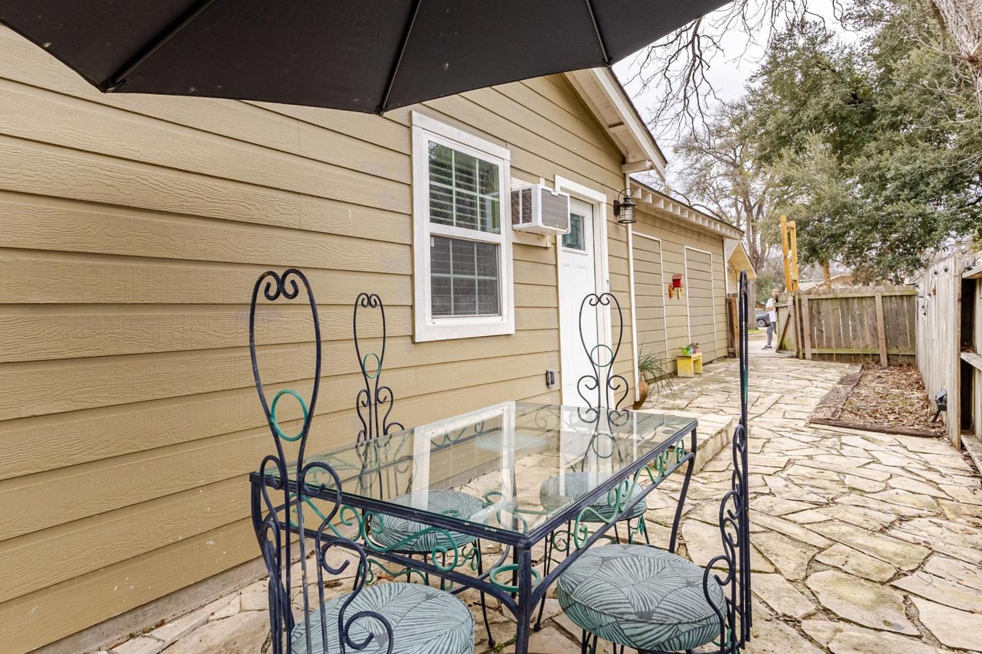 Elm Street Cottage Seguin Εξωτερικό φωτογραφία